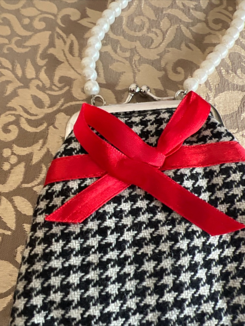 Houndstooth Coin Purse With Faux Pearl Handle And Red Ribbon See Description - Picture 2 of 12